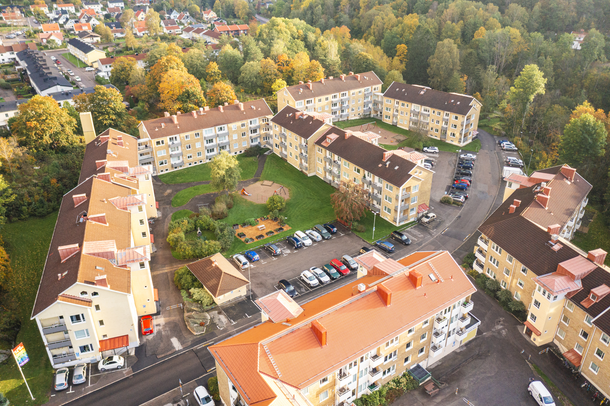 Flygfoto över Uddevallahems fastigheter på Järvstigen, Bleket