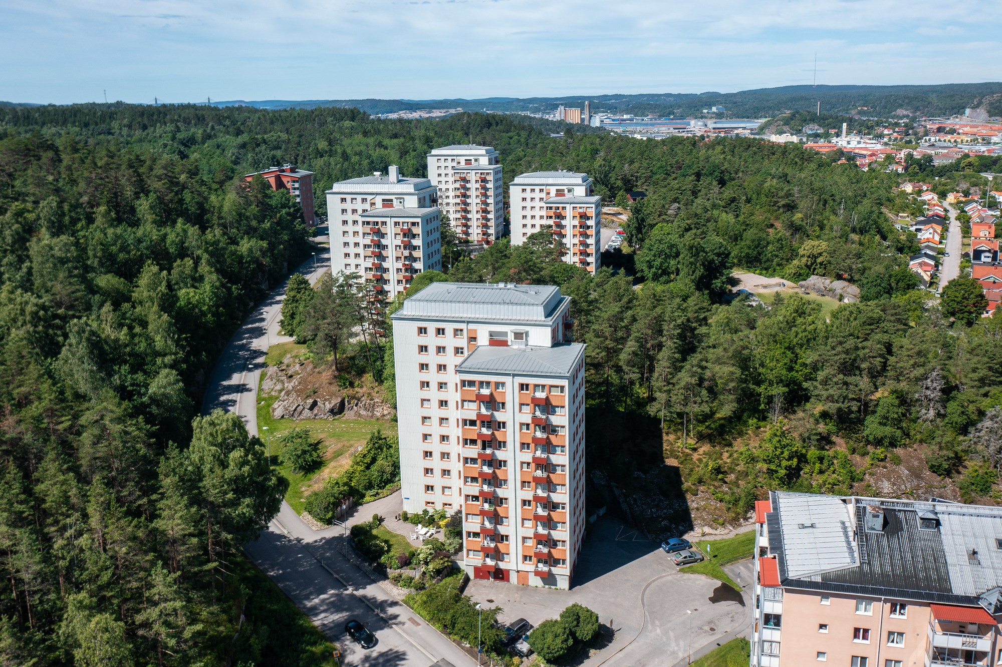 Bild på fastigheten adress Tureborgsvägen 20 närmast i bilden.