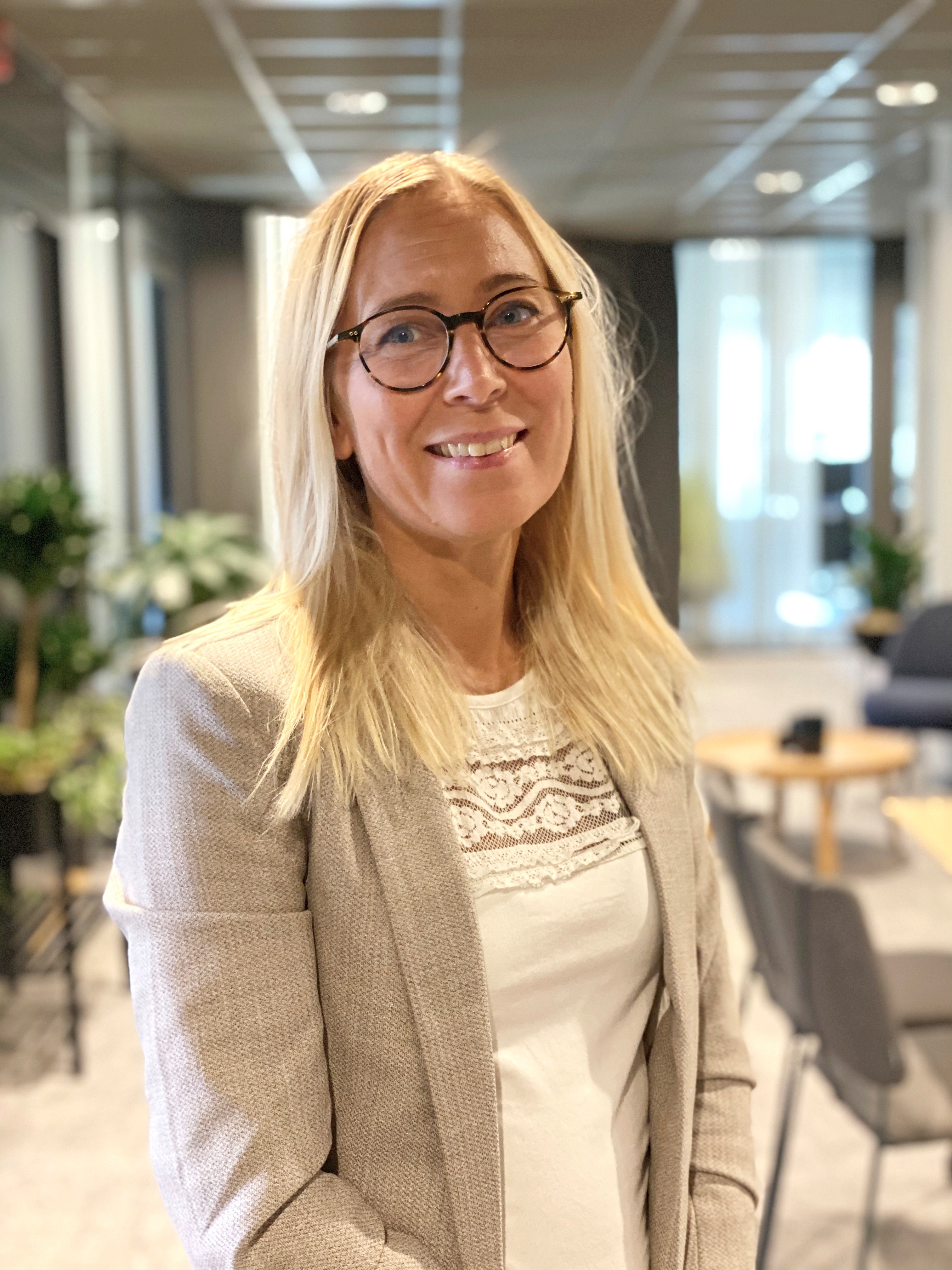 Porträttfoto Malin Andersson, ekonom på Uddevallahem