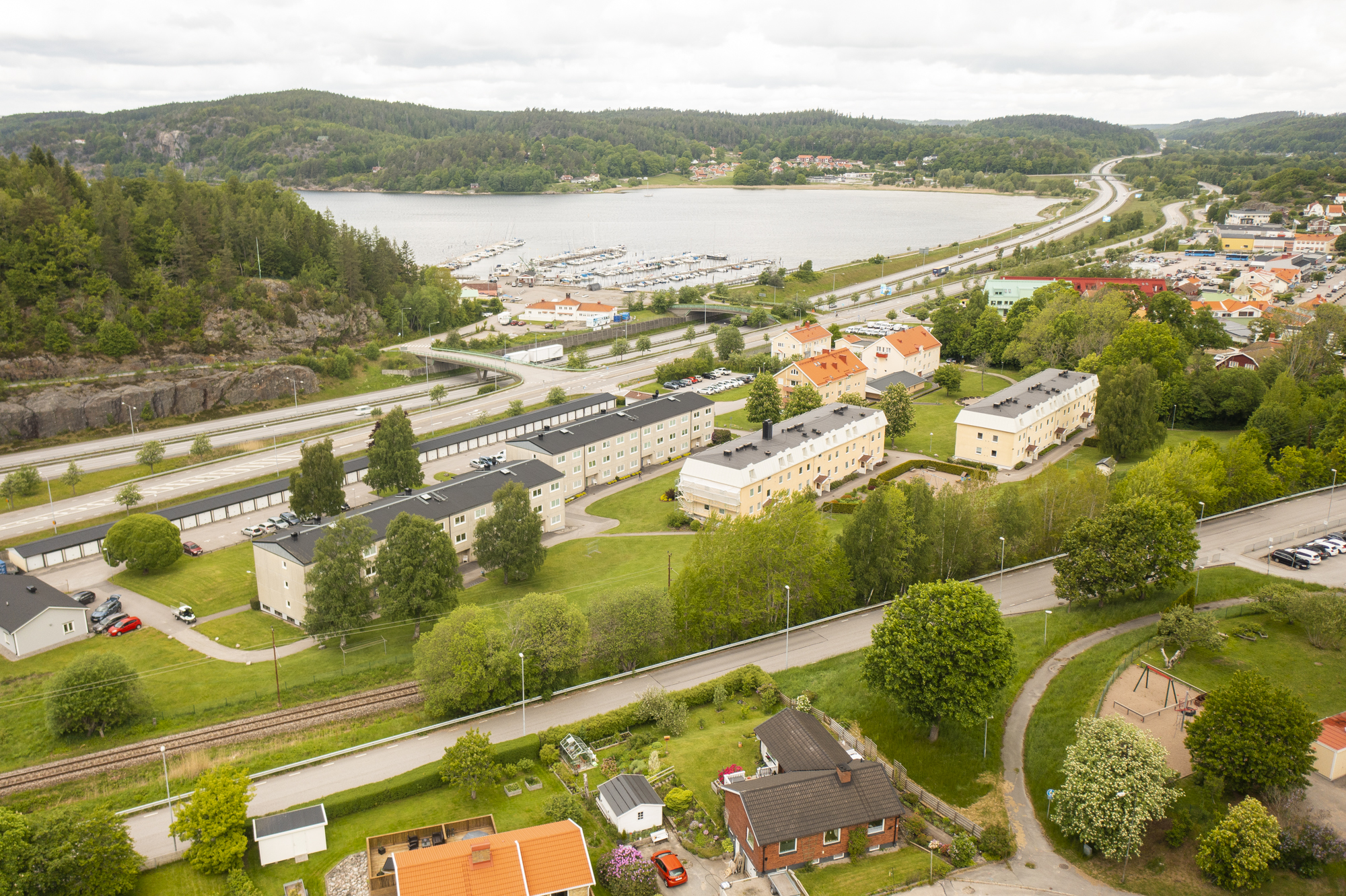 Uddevallahems fastigheter på Parkvägen 1-11 i Ljungskile Centrum