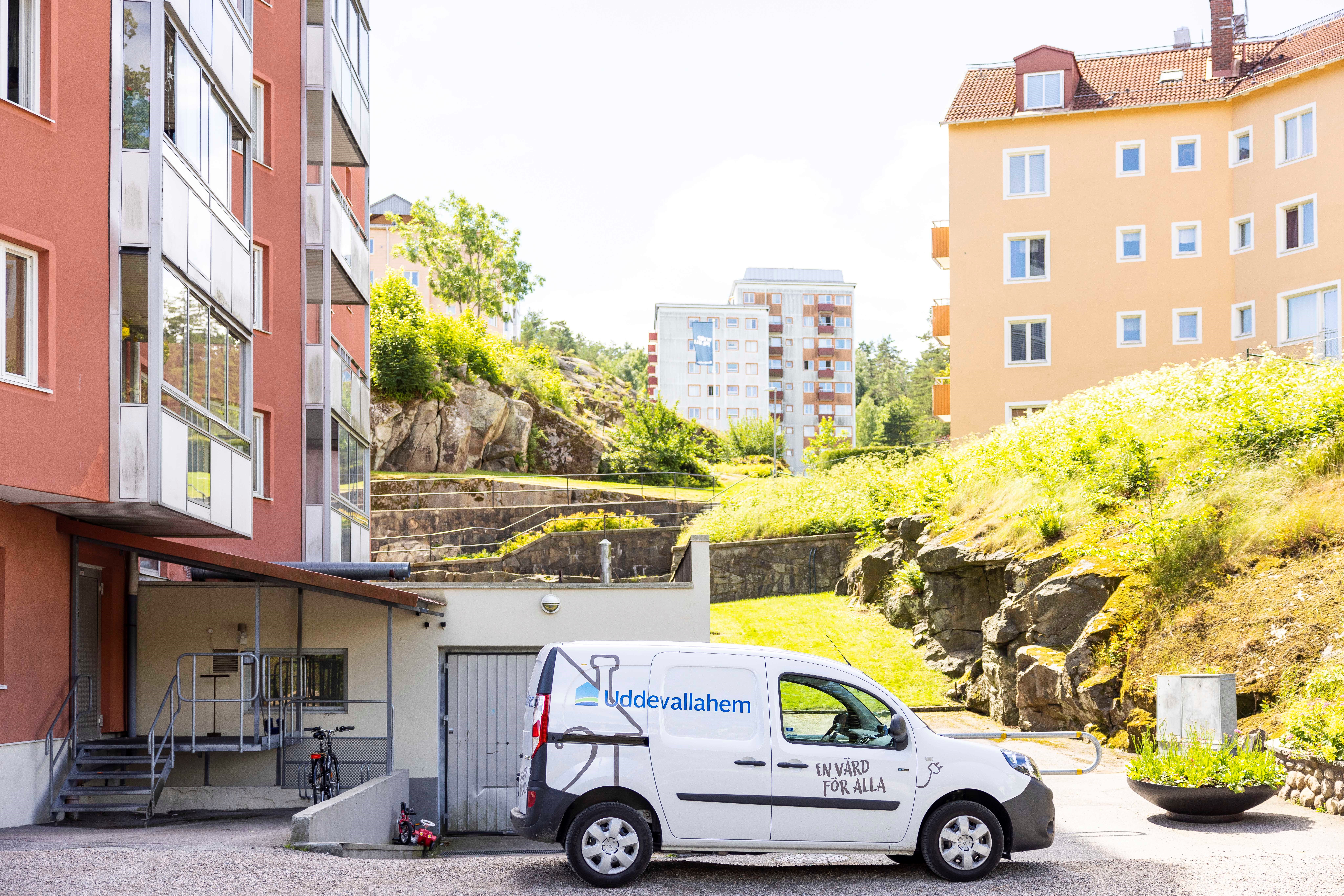 Uddevallahembil som står parkerad i området Tureborg